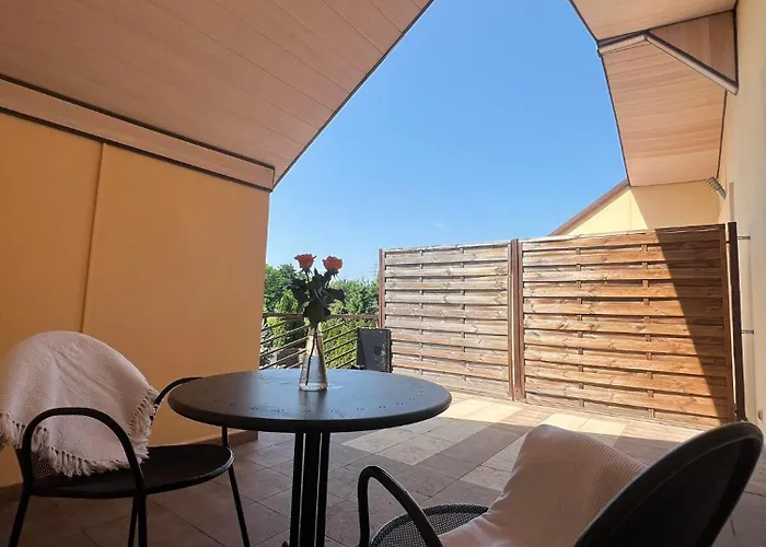 Bedrooms 3 Maja 15A