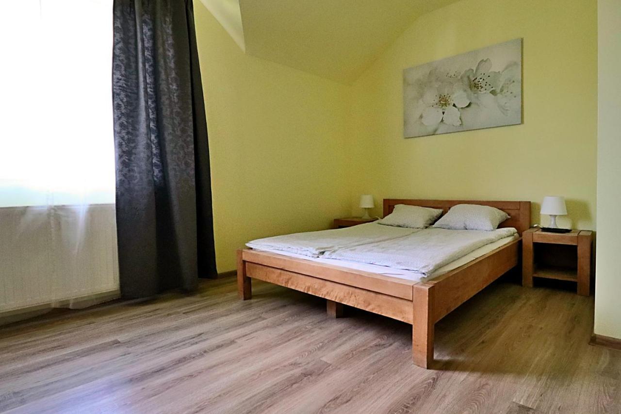 Homestay Bedrooms 3 Maja 15a *